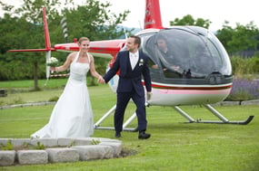 Mit dem Heli zum Hochzeit fliegen