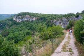 par naturel régional des causses du Quercy rando chemin falaise 