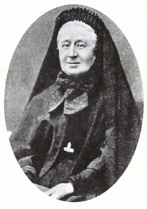 Ci dessus : Anna de Meeûs jeune fille, peinte par Portaels à 33 ans, et en supérieur des religieuses de l’Adoration perpétuelle.