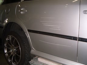 Bei einem Schaden zur Automalerei Hasler in Uetendorf