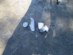 爆発後のボンベ