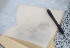 Transfert du dessin sur le cuir