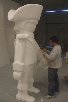 Clic (gihante) de Famobil, Escultura Homenaje.