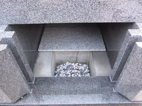 深谷石材店：カロート・外柵