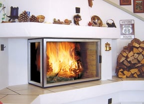 Vetratura del camino STAFFIERI: Vetratura su due lati sinistra, disponibili vari colori di telaio.