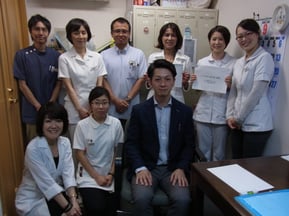 板橋区の国家資格者の男性セラピスト安達がリンパのしくみとリンパマッサージについて講演させていただいたクリニックでの写真看護師の皆さんと