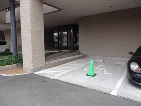 バリアフリー用駐車スペース