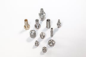 décolletage de précision titane d'implants dentaires : l'usinage de précision de moyenne série