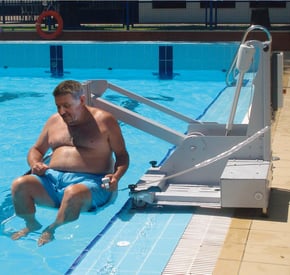 ascensor piscina discapacitados a baterias