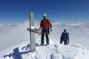 endlich über den Wolken, die letzten Meter zum Gipfel