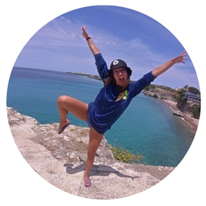 Girl Playa Forti Happy