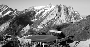 eine texterin holt luft, pause gönnen, text-auftrag