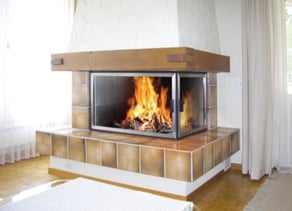 Vetratura del camino STAFFIERI: Vetratura su due lati destra, disponibili vari colori di telaio.