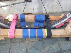 後輪に、このような台車をセットします。