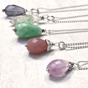 Silberketten mit Stein Anhänger