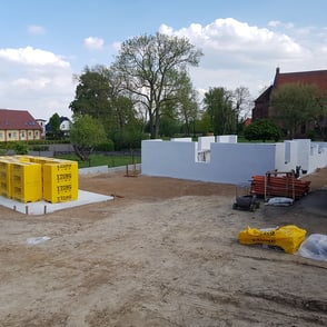 Hausbau: moderne Häuser mit 2,80 m hohen Wänden