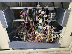 スピーカー設置やBGMを流すための放送関係の増設工事の案内です。