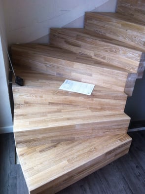 Treppen-Sonderanfertigung Faltwerk-Bolzentreppe in Eiche, "Stade" (1) - Foto: KÄPPLER BauTischlerei