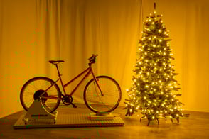 WeihnachtsBike, Weihnachtsdeko wird mit einem Fahrrad zum Leuchten gebracht