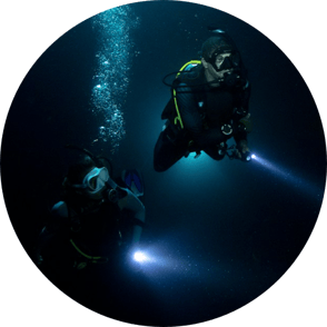 Night diver Curacao