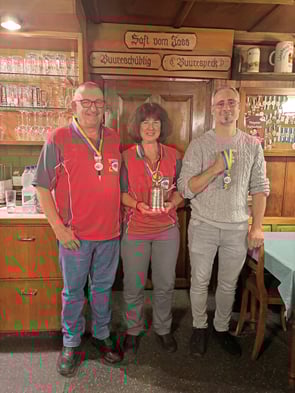 Erste Jahresmeisterin der Vereinsgeschichte. Uschi Gilg gewinnt vor Beat Stücheli und Leo Staub (vertreten durch Sohn Adrian).