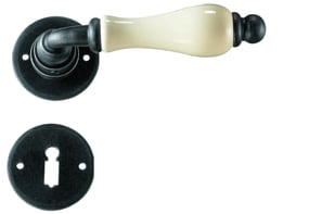 Maniglia per porta in ferro battuto