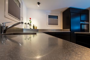 gemmet handels ag, gemmet expert blog, küchenbau, küchenplanung, oberwallis, wallis, waadt, waadtland, einbauküchen, massgeschneidert, take away, bistro, büro, schule, mehrzweckhalle, kita, kindertagesstätte, chalet, luxuschalet, privatküche