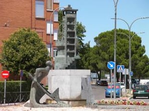 Escultura de José Luís Fernandez, instalada en Torrejón de Ardoz.