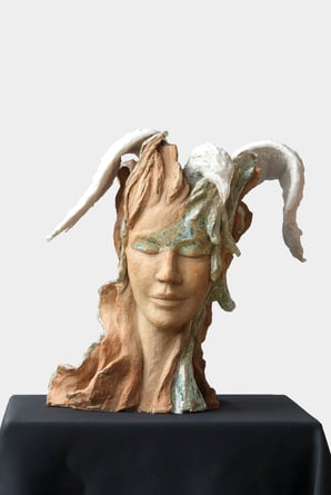 Portrait femme et oiseau, céramique, White Phoenix woman