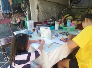 大学生は家事育児を手伝いながら勉強