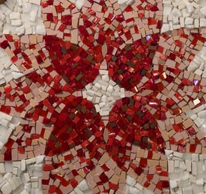 La boutique Minéraux et fossiles à Saint Bertrand de Comminges ville haute, département de la Haute-Garonne, Pyrénées centrales