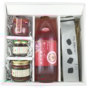 ●中まで赤〜いりんごジュース 大瓶1000ml╳1 ●中まで赤〜いりんごジャム 100g╳1 ●ストーブ列車石炭クッキー ロング120g╳1 ●おいしいものセレクション万能たれ 200ml╳1 ●おいしいものセレクションふきの佃煮 80g╳1