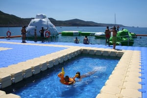 Plataformas modulares para parques acuáticos Pantalanes flotantes para parques acuáticos