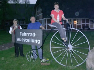 Die Ausstellungsmacher v. links nach rechts: Silke Buck, Michael Hurlbrink und Annemarie Buck