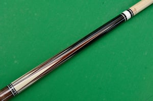 フォアアーム（蛍光灯の反射光が結構入ってます。お許しを。以下同）