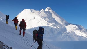 Trekking über den Seribung Pass mit Besteigung Seribung Peak (6328 m)