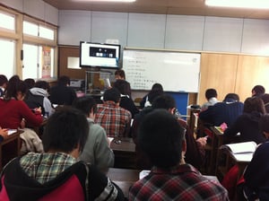 ティスプレーには全国の塾が映し出されている