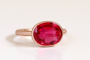 ベゼルセッティングのK18ピンクゴールドリング