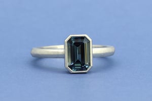 ブルースピネルのPt950製リング