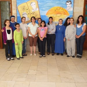 La soeur directrice avec ses élèves