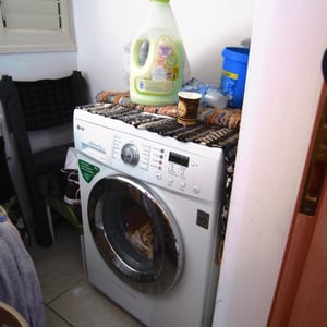 Buanderie avec lave-linge