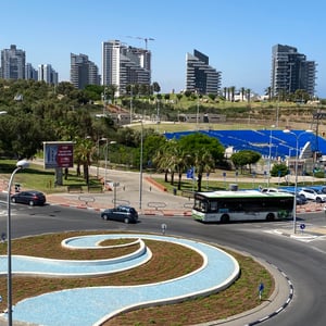 Vue sur le rond point et l'amphithéâtre