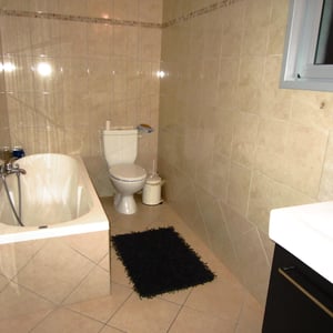 SDB douche et Baignoire