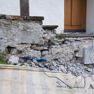 Kirche Wimmis, Bruchsteinmauer, Sanierung, André Iseli Steinmetz