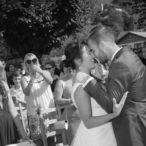 Mariage cérémonie laïque sortie des mariés