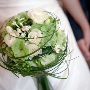 Mariage cérémonie religieuse le bouquet de la mariée