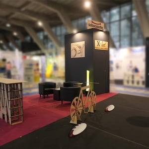 estand feria corte láser madera