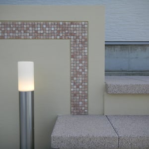 モザイクタイルは名古屋セラミックス(株)から取り寄せた、ティーローズという大理石のタンブル仕上げを選びました。　石の周りに1目地入れて凹みをつけると石を引き立たせることができます。　　　　　　　　　　　　　　　　　　　　　　　　　　　　　　　　　　　　　　　　　　　　　　　　　　　　　　　　　　　　　　　　　　　　　　　　　　　　　　　　　　　　　　　　　　　　　　　　　　　岡山市南区S様邸　エクステリア　フラワーチルドレン