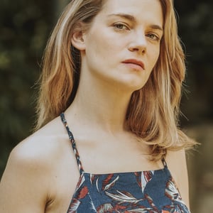 portrait en couleur de la comédienne Emilie de preissac