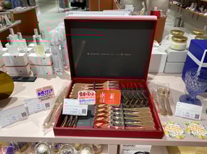 ディスプレイ(新宿マルイ店本館)